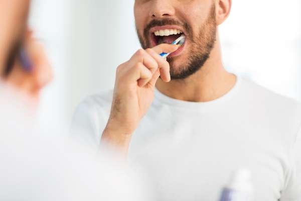 How To Keep Dental Implants Clean?
