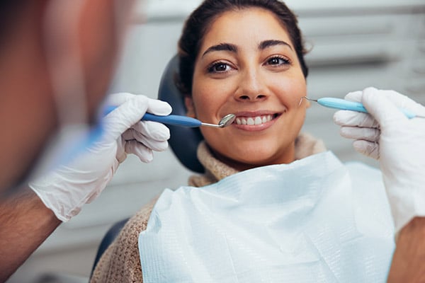 What a Dentist Looks for at a Dental Checkup?
