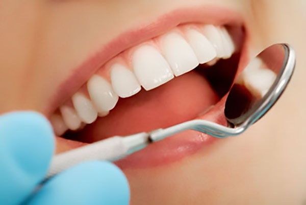 Dental Bonding For Improving The Look Of Teeth