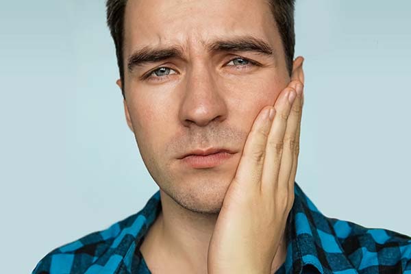 Visit An Emergency Dentist For Extreme Tooth Pain