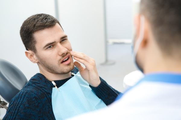 Does A Tooth Extraction Hurt?