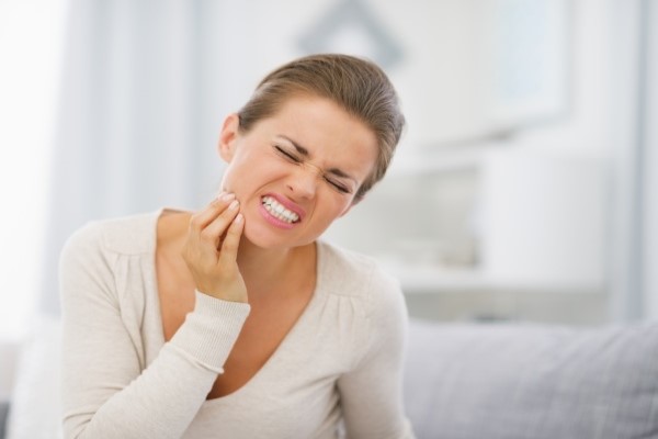 Emergency Dentistry Services For Tooth Pain And Swelling